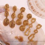 TWISTED ORBITS, SPIRAL WAVES, GOLDEN MIRAGE